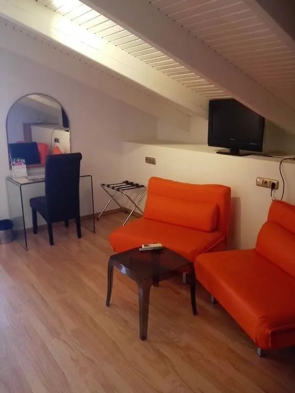 Hotel Porta D'Alella 4*, Alella